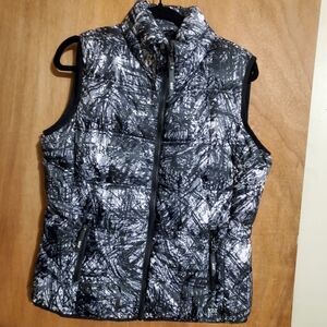 MARC NEW YORK ANDREW MARC PERFORMANCE. PUFFER VEST MED. black White Grsy